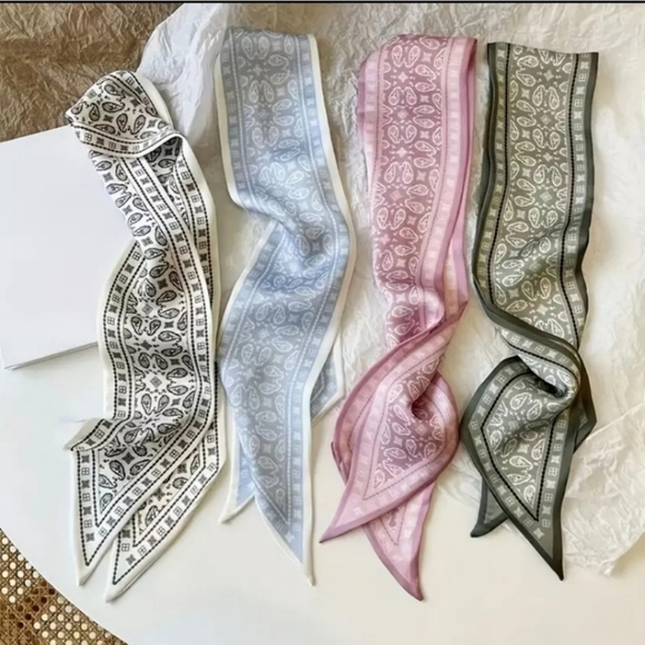 Happy Holidays Giftaway $450 Retail - Picture 10 of 11